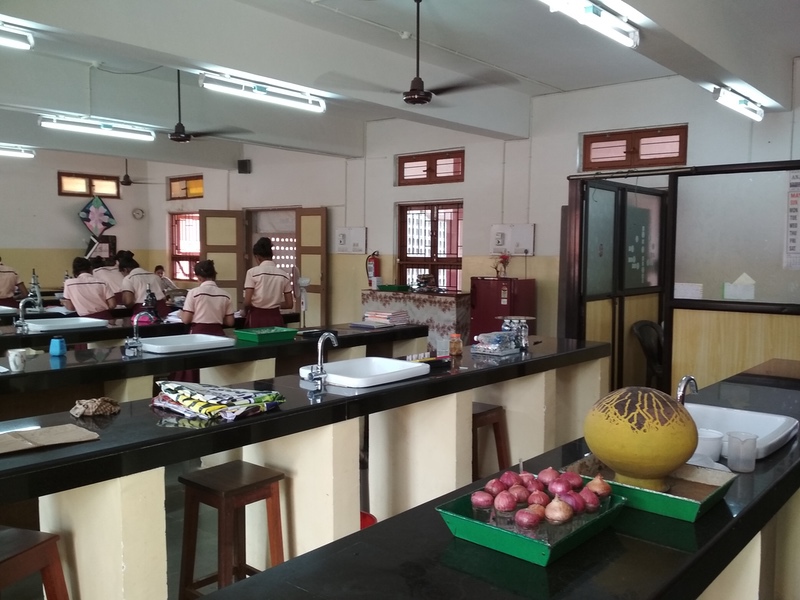 BIOLOGY LABORATORY Image
