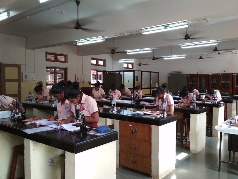 BIOLOGY LABORATORY Image